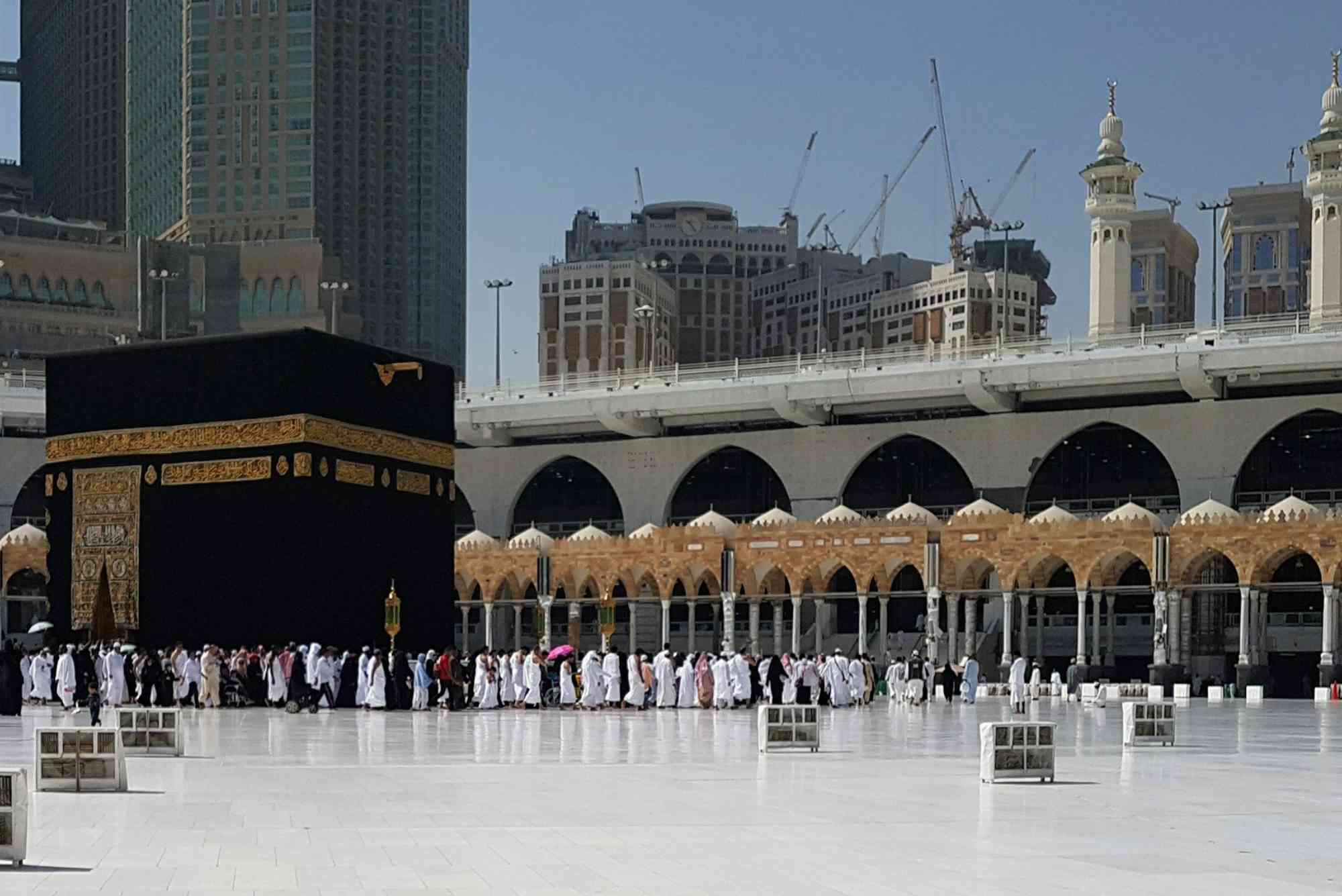 Dubai to Makkah Distance
